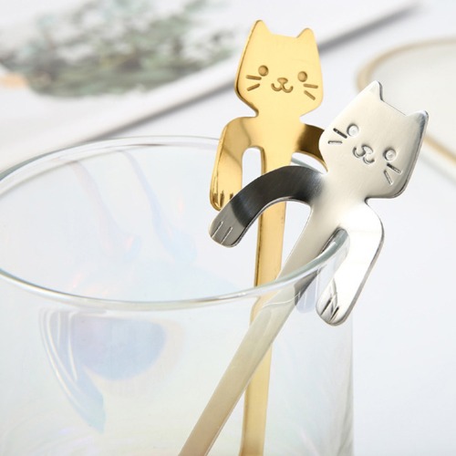 1+1+1 컵에 고양이 팔을 걸쳐놓을 수 있는 짧은 티스푼